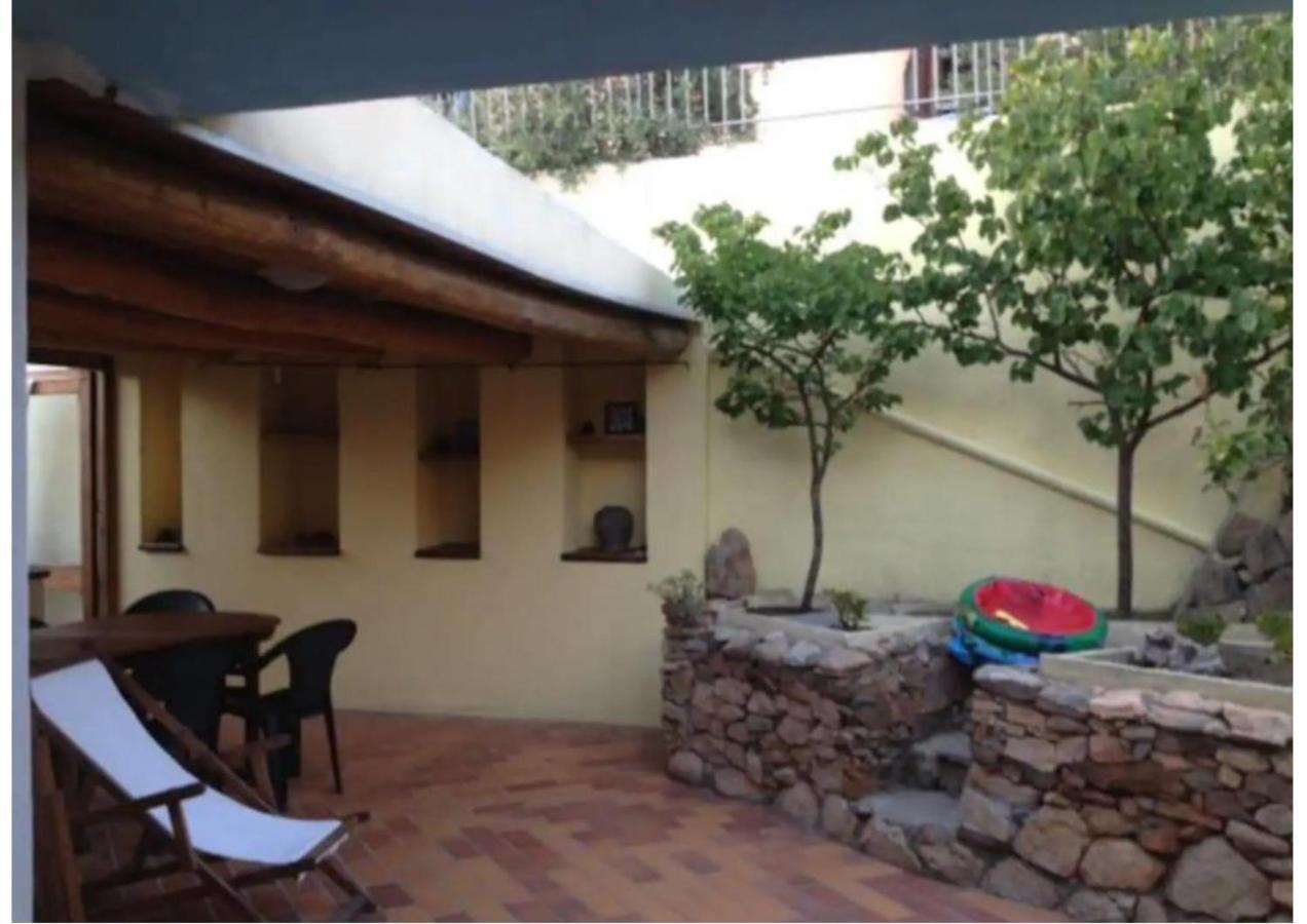 Casa Vacanze A Pochi Passi Dal Mare La Maddalena  Eksteriør bilde