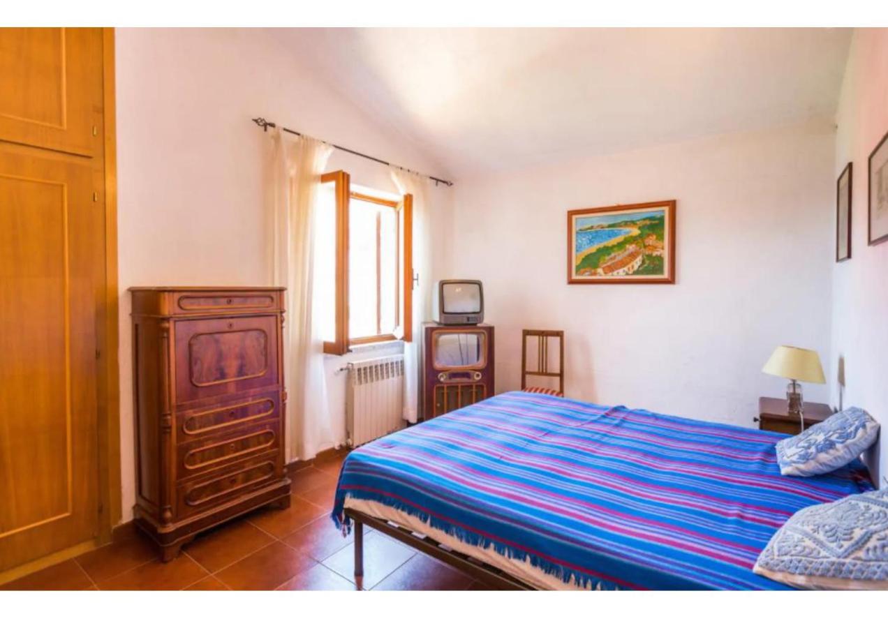 Casa Vacanze A Pochi Passi Dal Mare La Maddalena  Eksteriør bilde